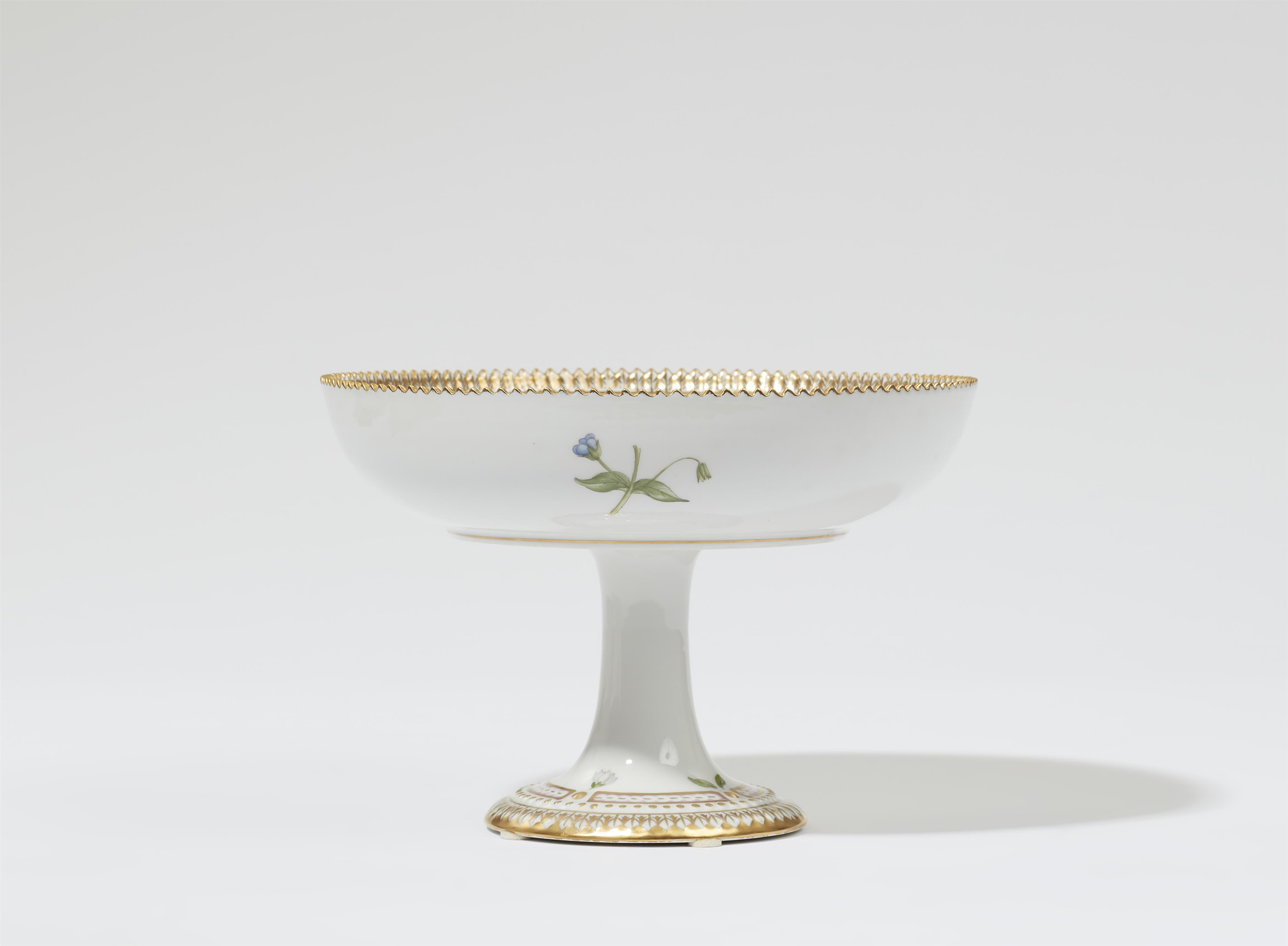 A Royal Copenhagen porcelain "Flora Danica" stembowl - image-1