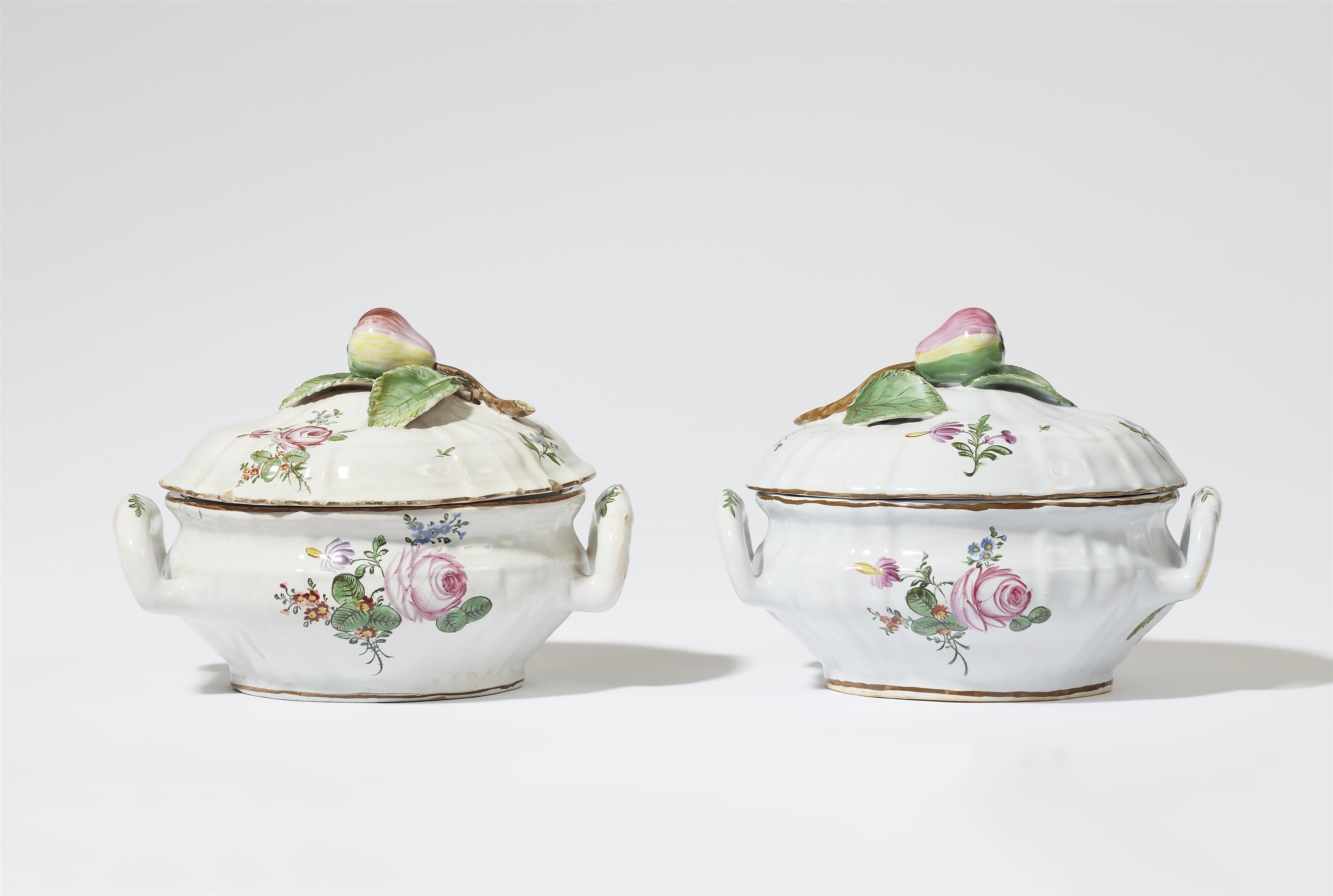 A pair of oval Proskau faience tureens and covers - image-1