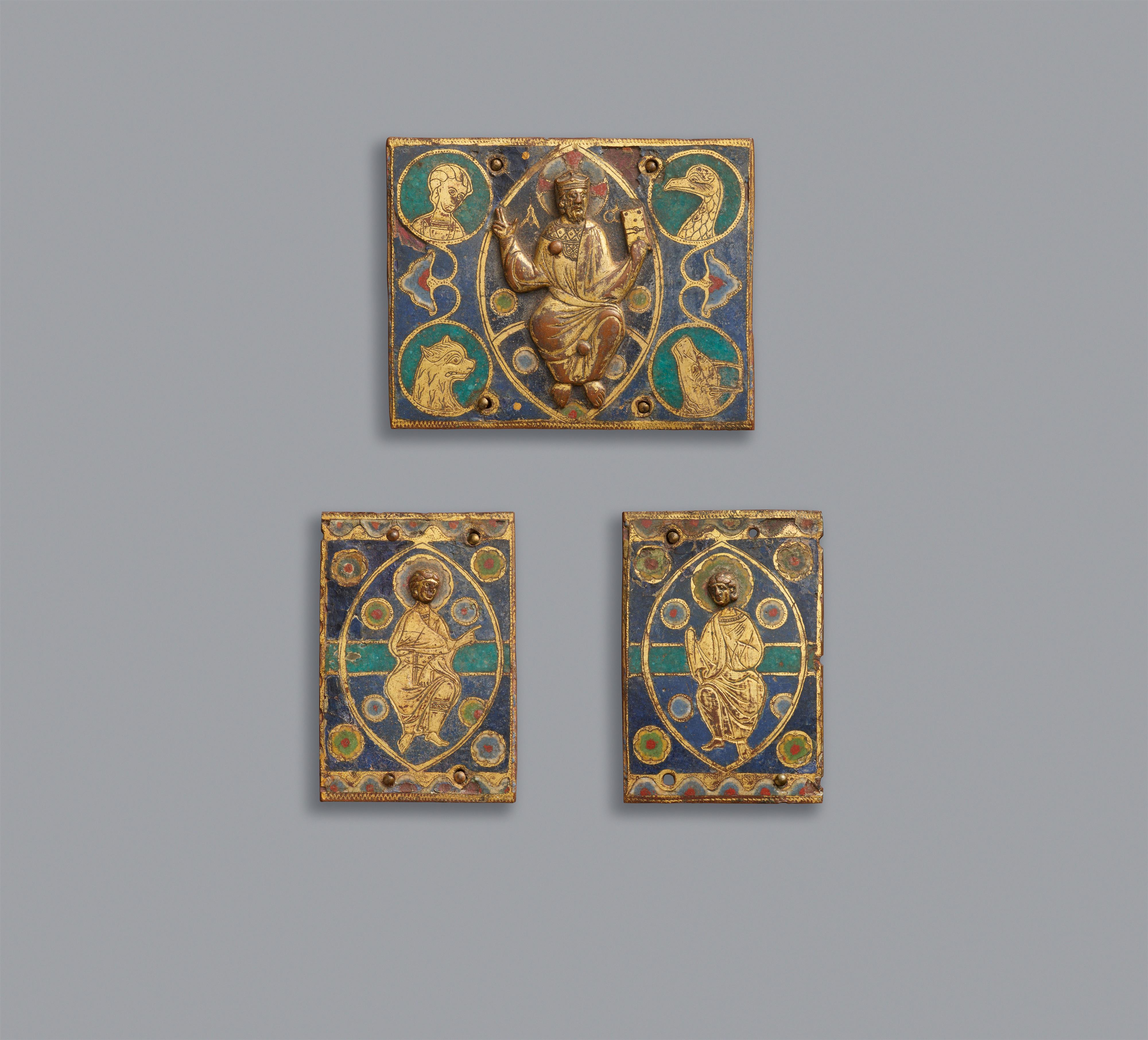 Limoges 12. Jahrhundert - Dreiteilige Grubenemailplatte - image-1