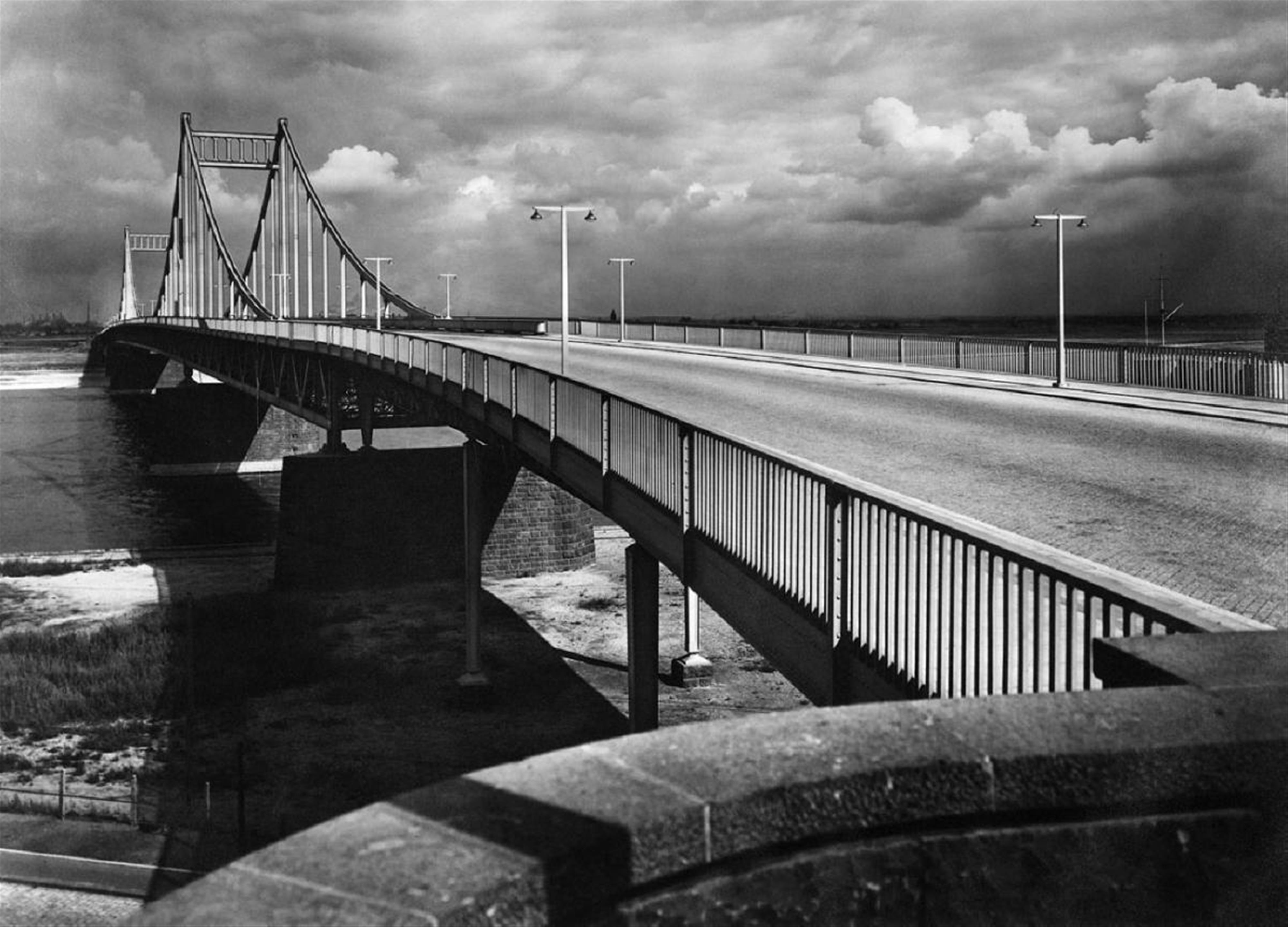 Hugo Schmölz - Adolf-Hitler-Brücke in Uerdingen - image-1