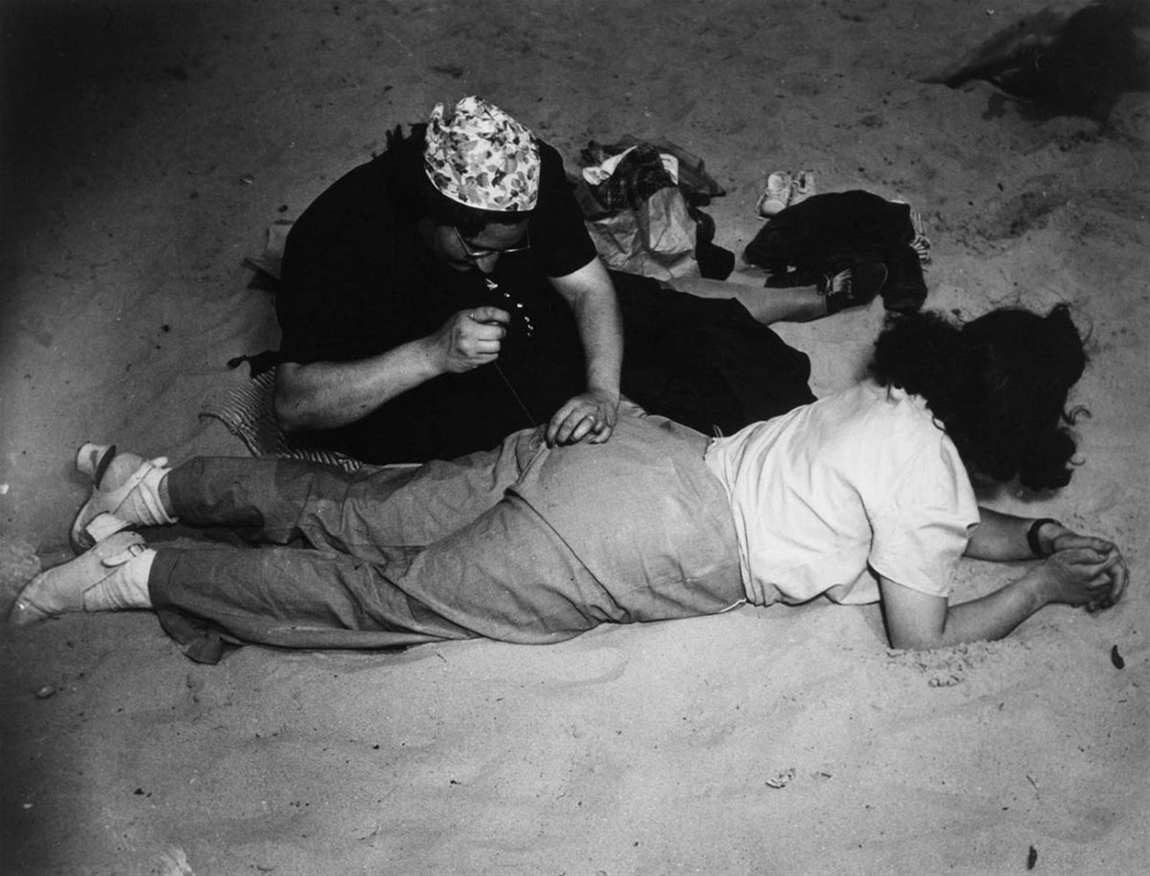 Weegee (Arthur Fellig) - Am Strand - image-1