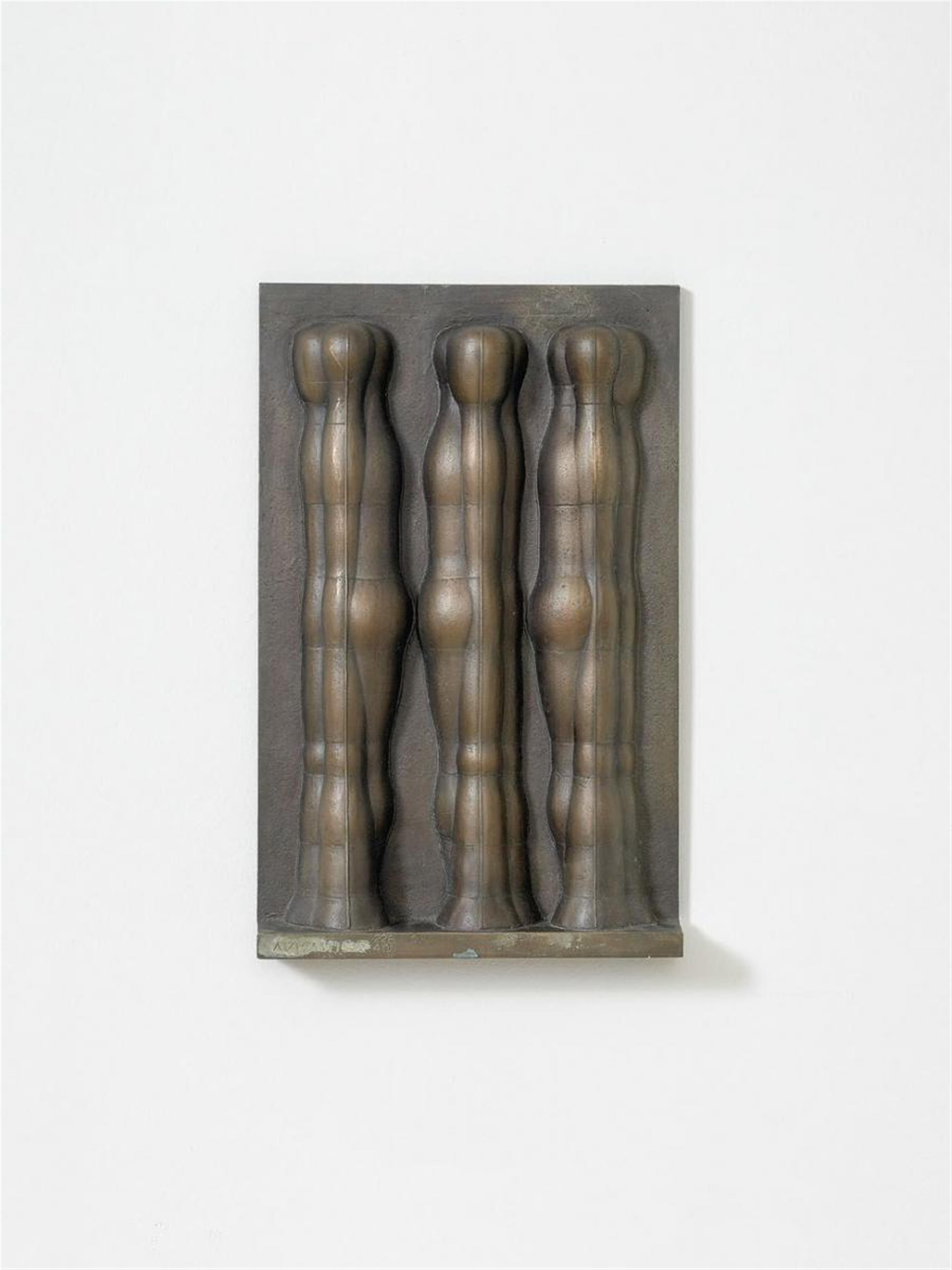 Joannis Avramidis - Dreifiguren-Relief - image-1