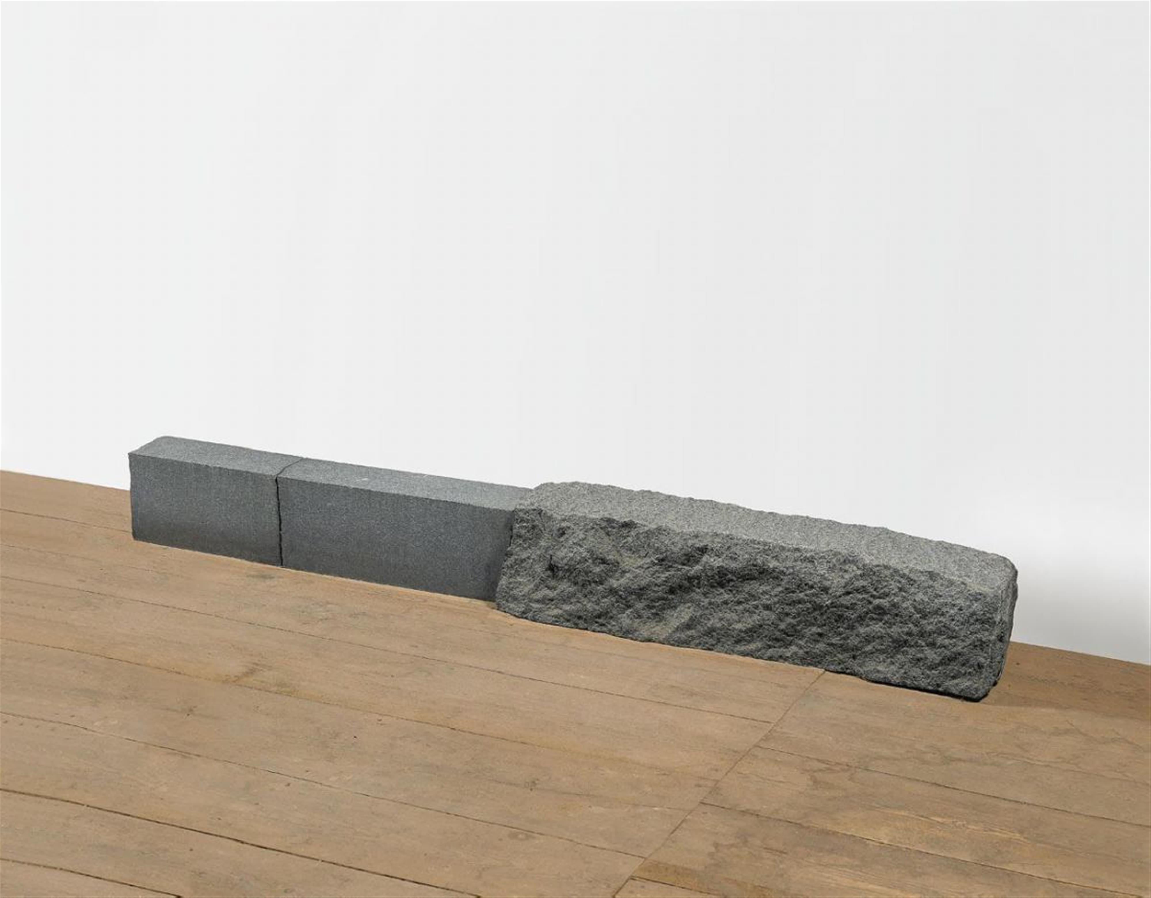 Ulrich Rückriem - Ohne Titel (Granit, gespalten und geschnitten) - image-1