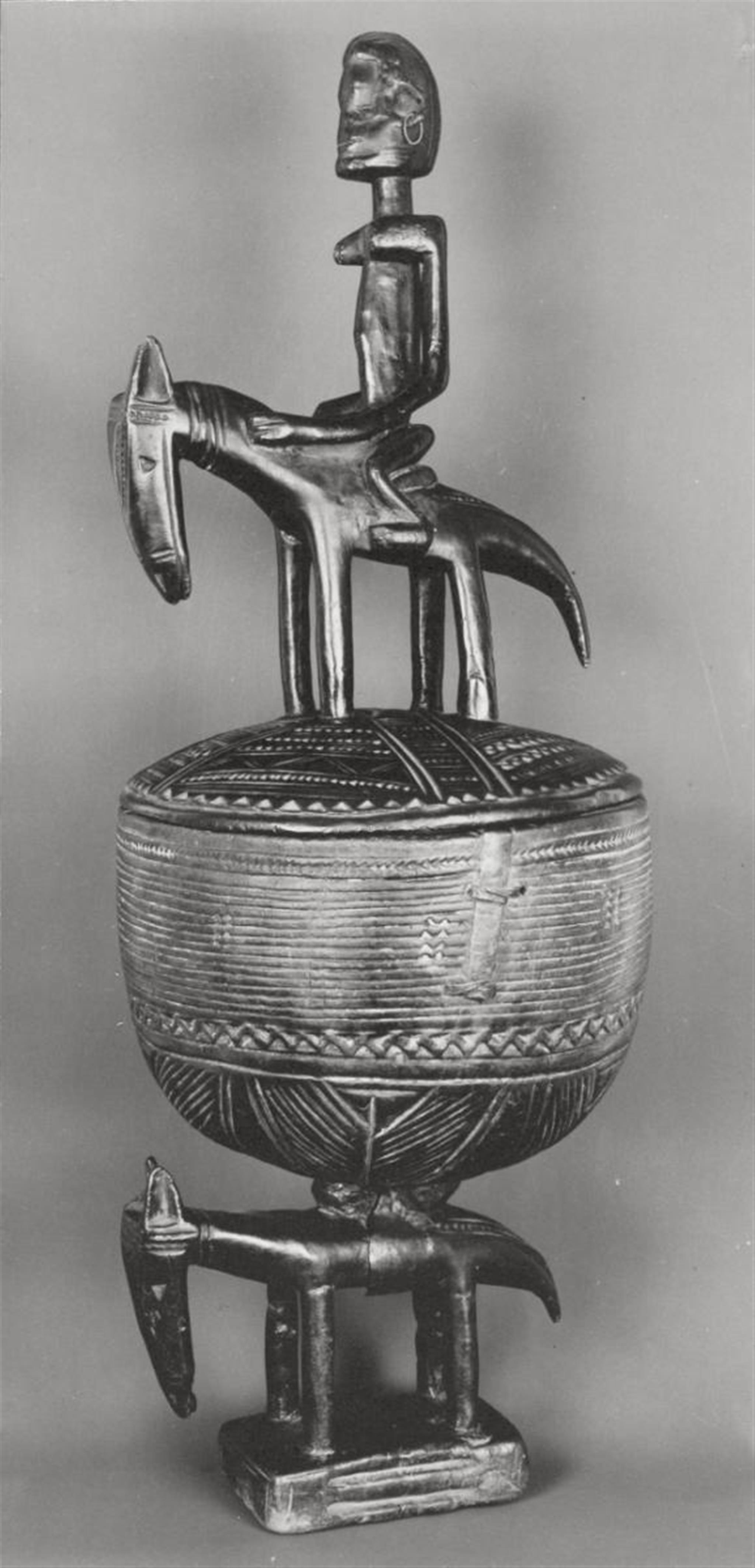 Walker Evans - URN WITH COVER SURMOUNTED BY EQUEST - image-1