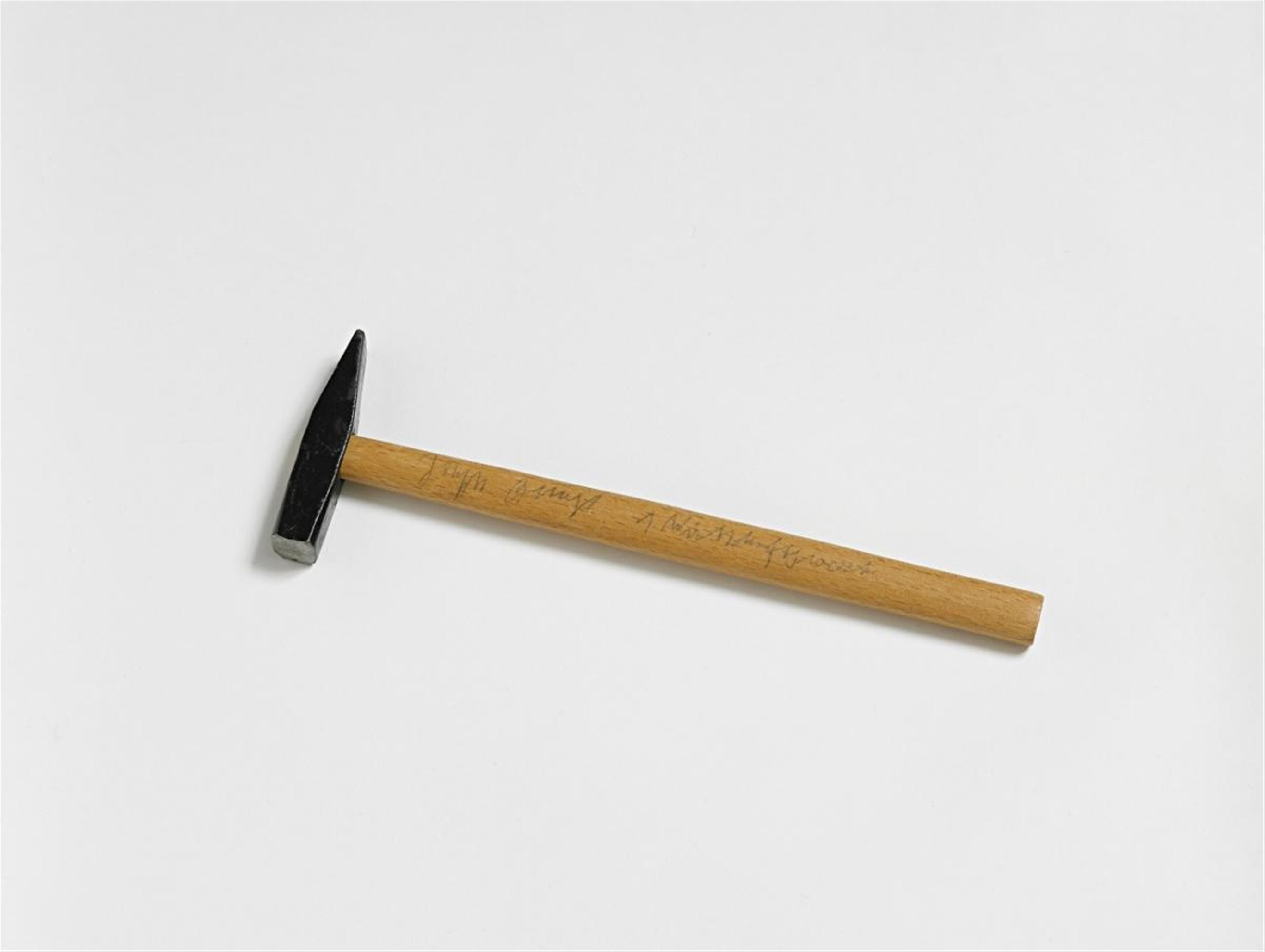 Joseph Beuys - 1 Wirtschaftswert (Hammer) (1 economy value) - image-1