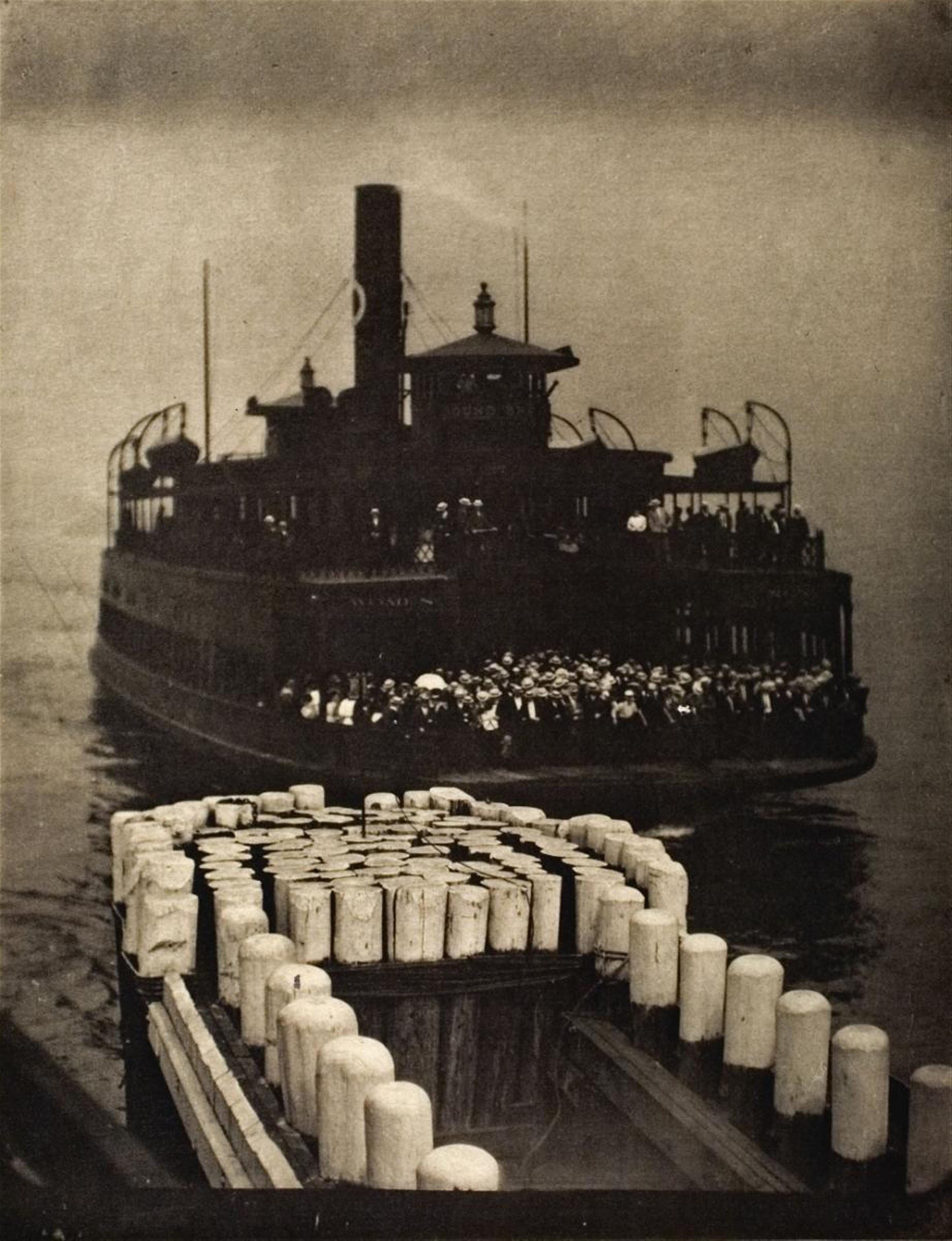 Alfred Stieglitz - THE FERRY BOAT - image-1