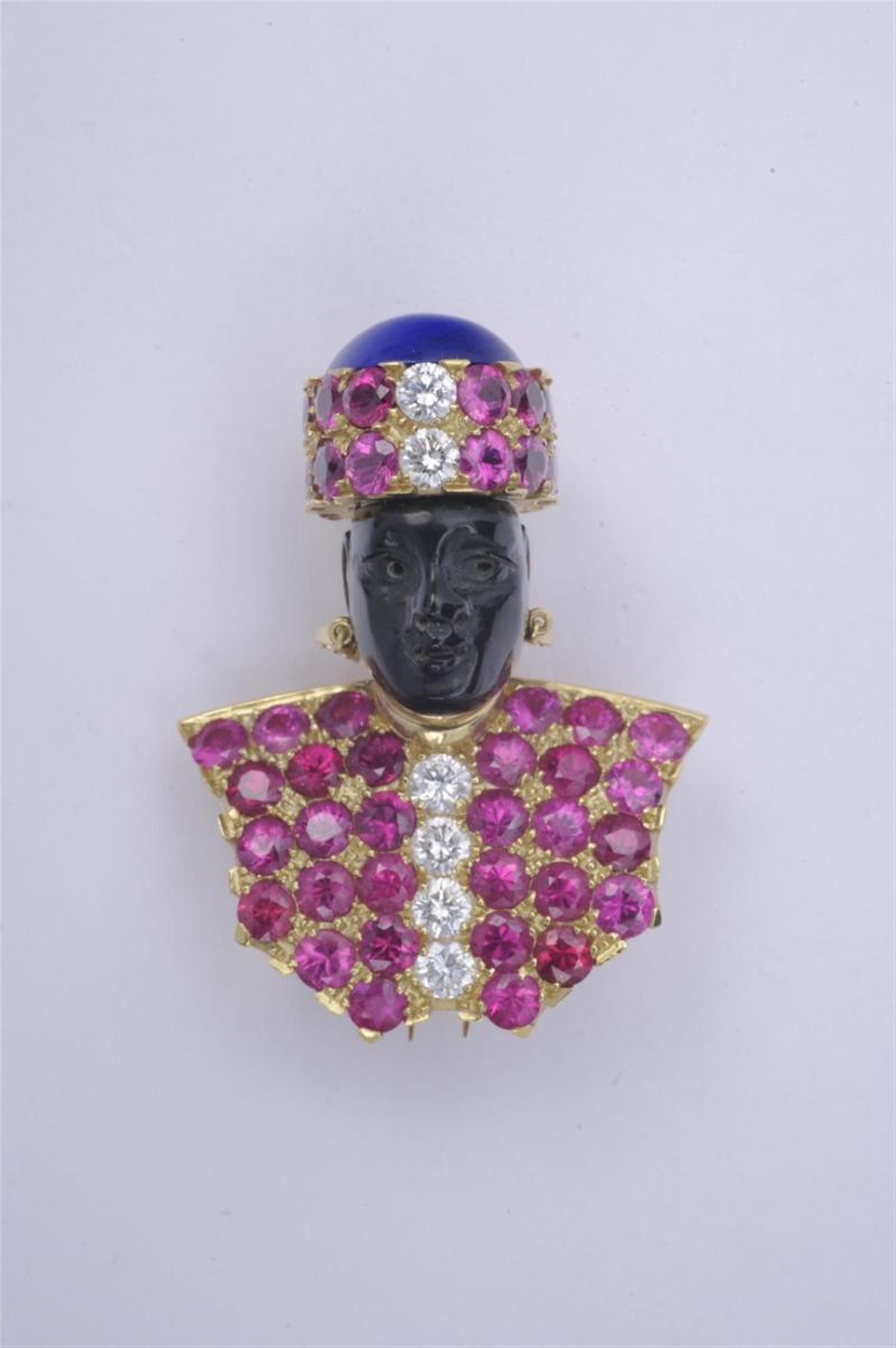An 18k gold and lapis lazuli Venetian "moretto" clip brooch. - image-1
