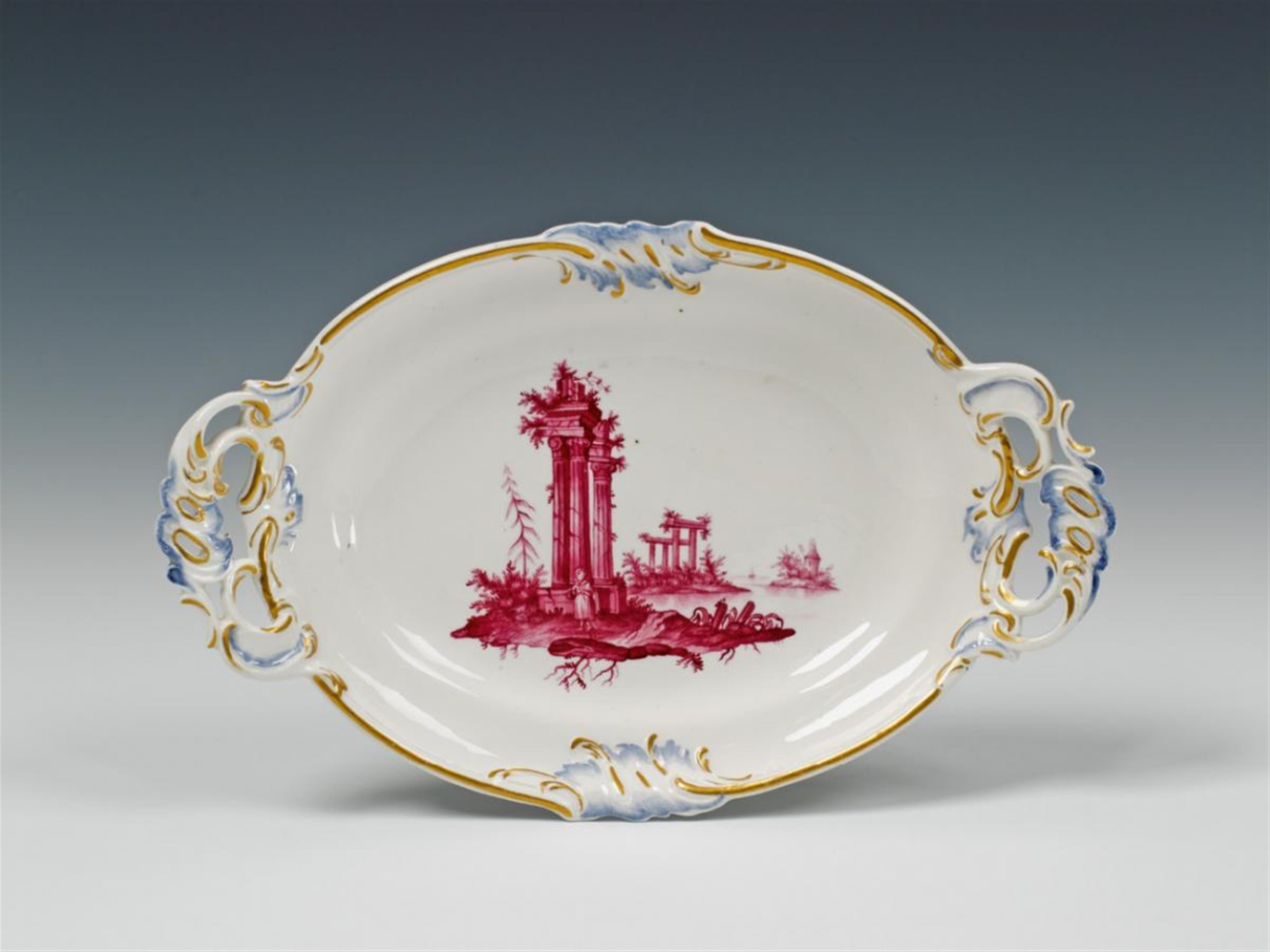 A small Höchst rocaille-form dish with painted ruins. - image-1