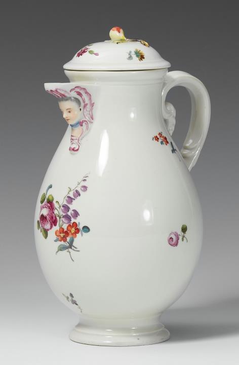 A small Ansbach porcelain coffee pot - 