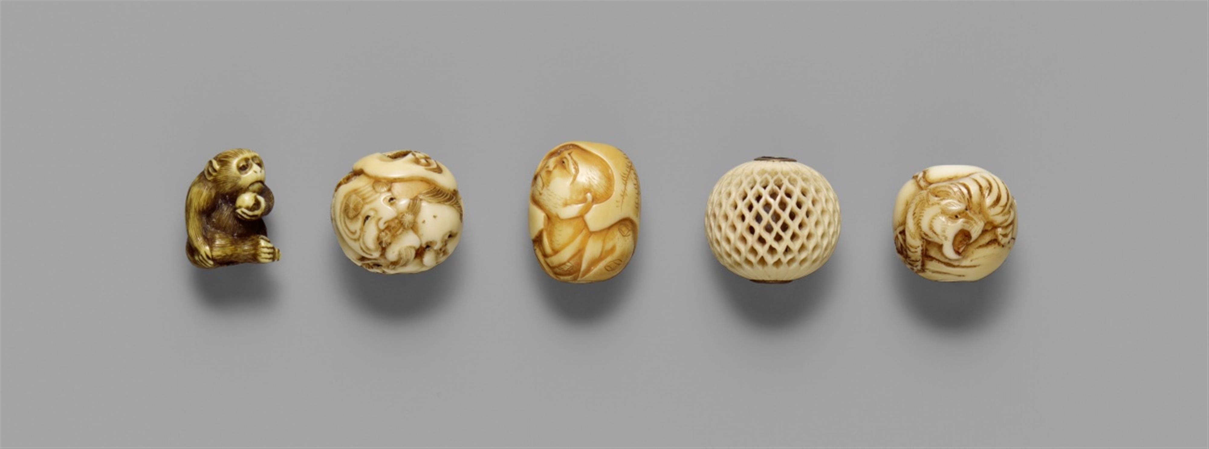 Five ivory ojime. Second half 19th century - image-1