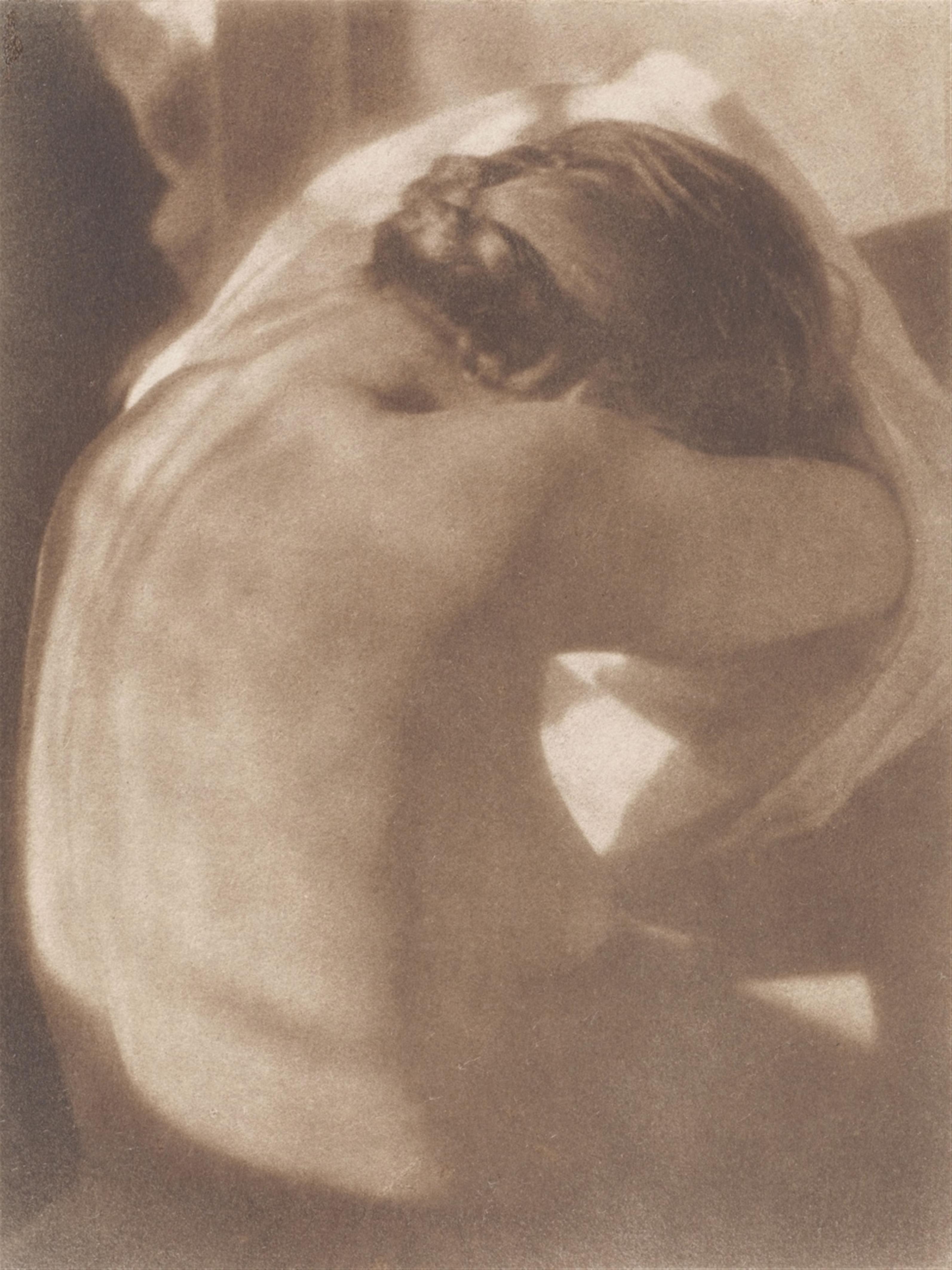 Heinrich Kühn - Nude seen from behind - image-1
