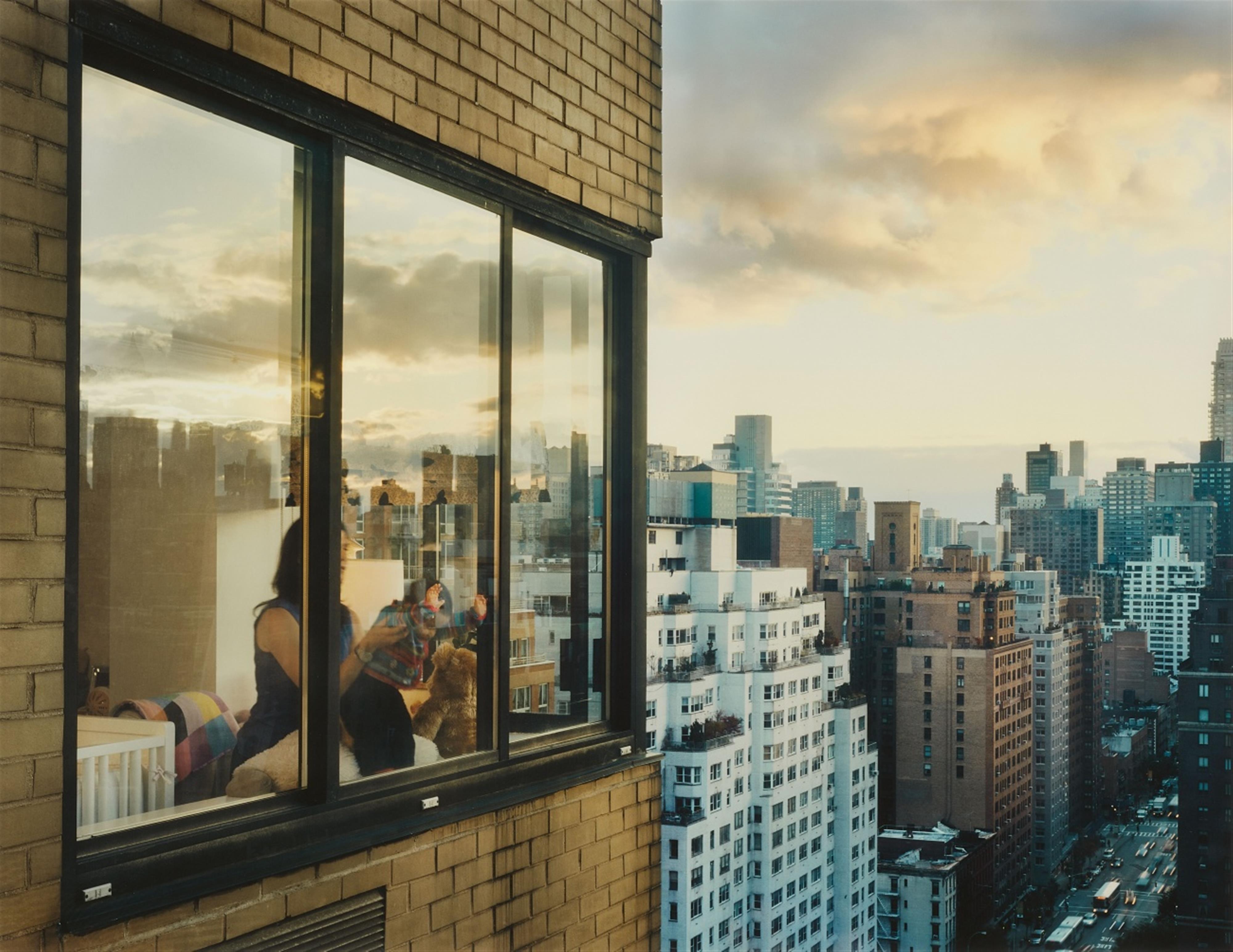 The neighbours window. Гейл Халабан. Gail Albert Halaban. Фотограф Gail Albert Halaban. Вид с балкона на город.