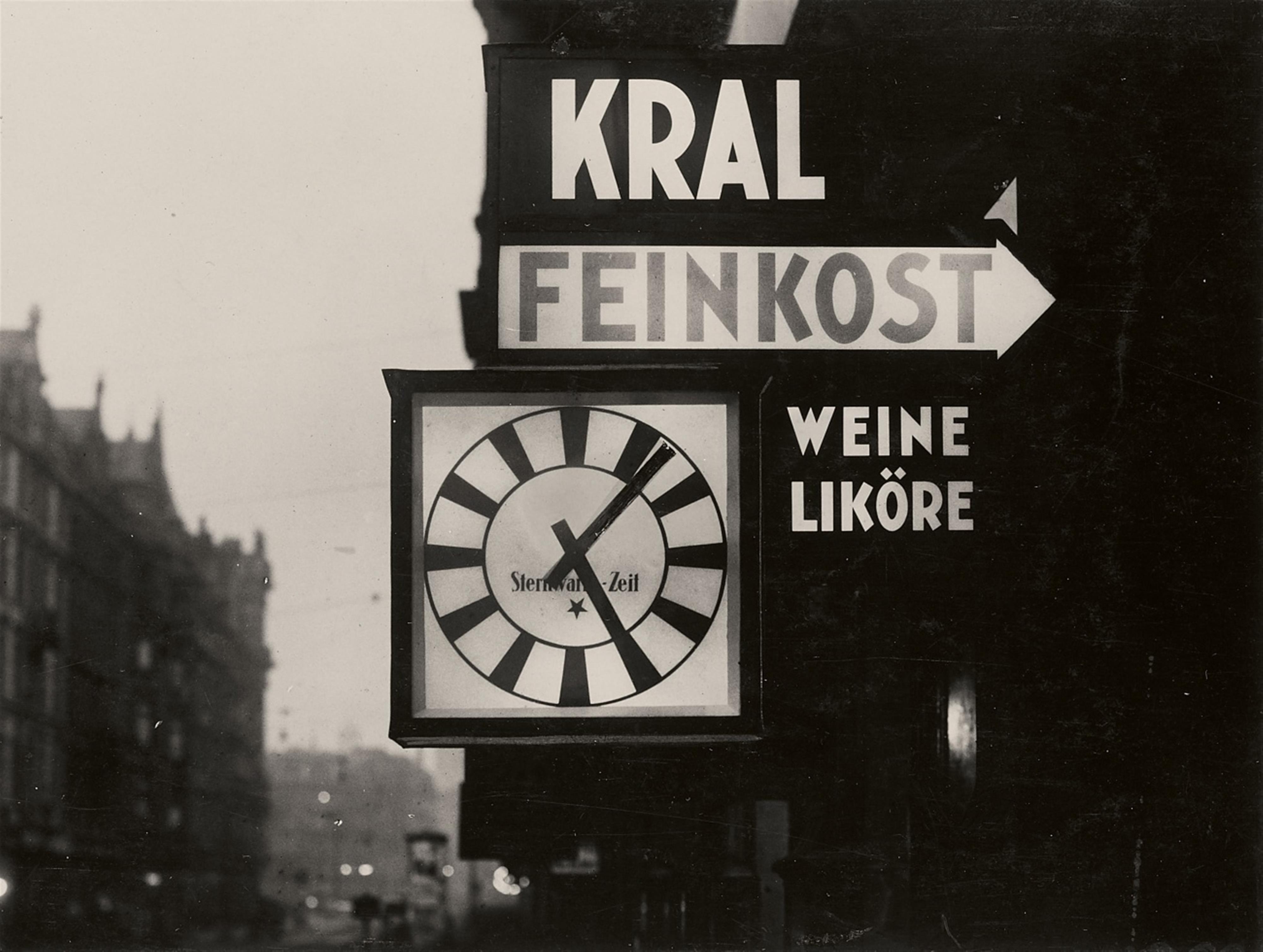 Walter Dexel - Reklame-Uhr in Frankfurt/Main - image-1