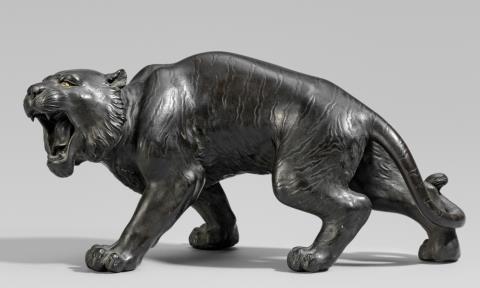 A bronze roaring tiger. Late 19th century - 