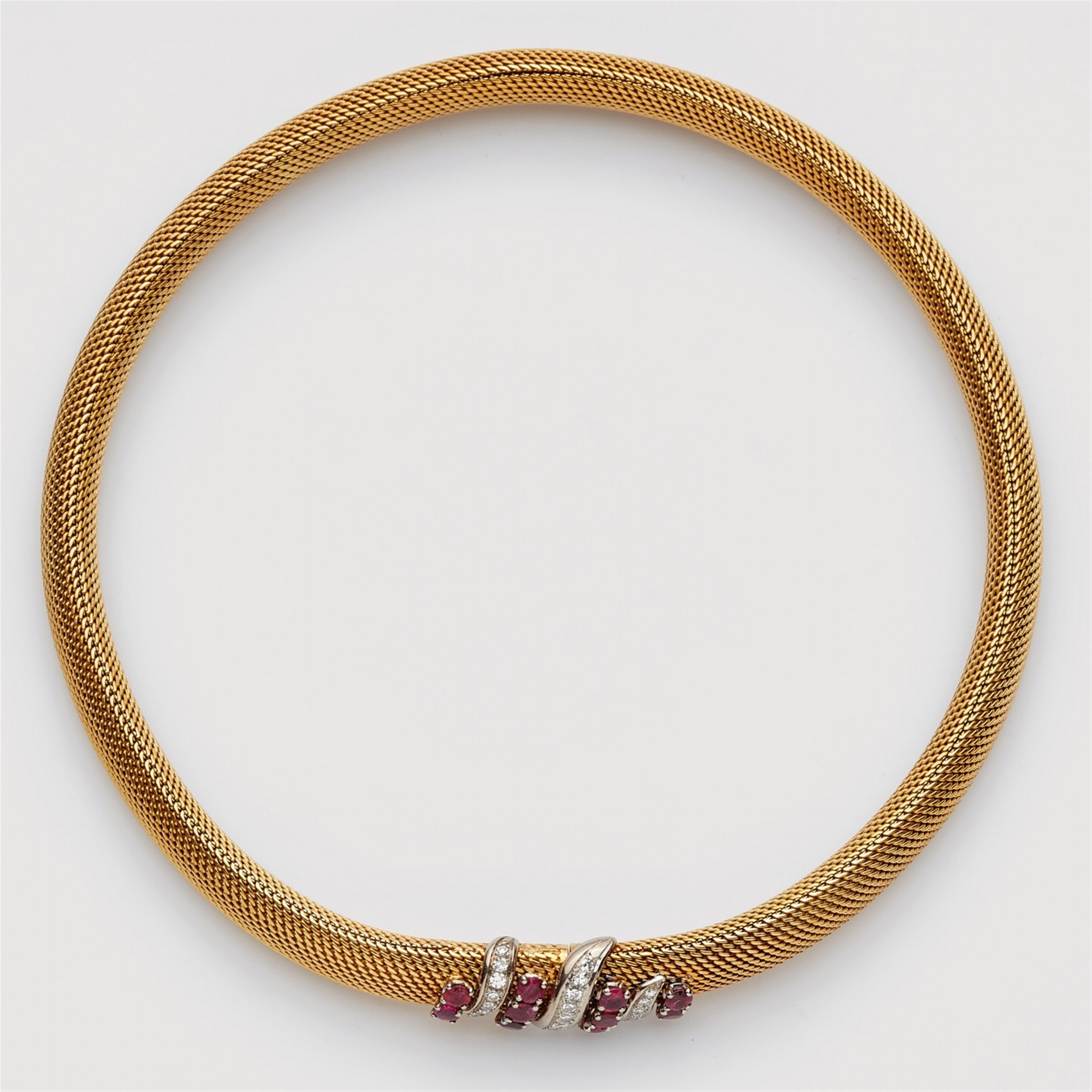An 18k gold and ruby tubogaz necklace - image-2