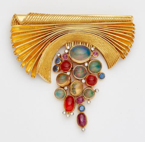 An 18k gold and coloured gemstone brooch “Taormina” - 