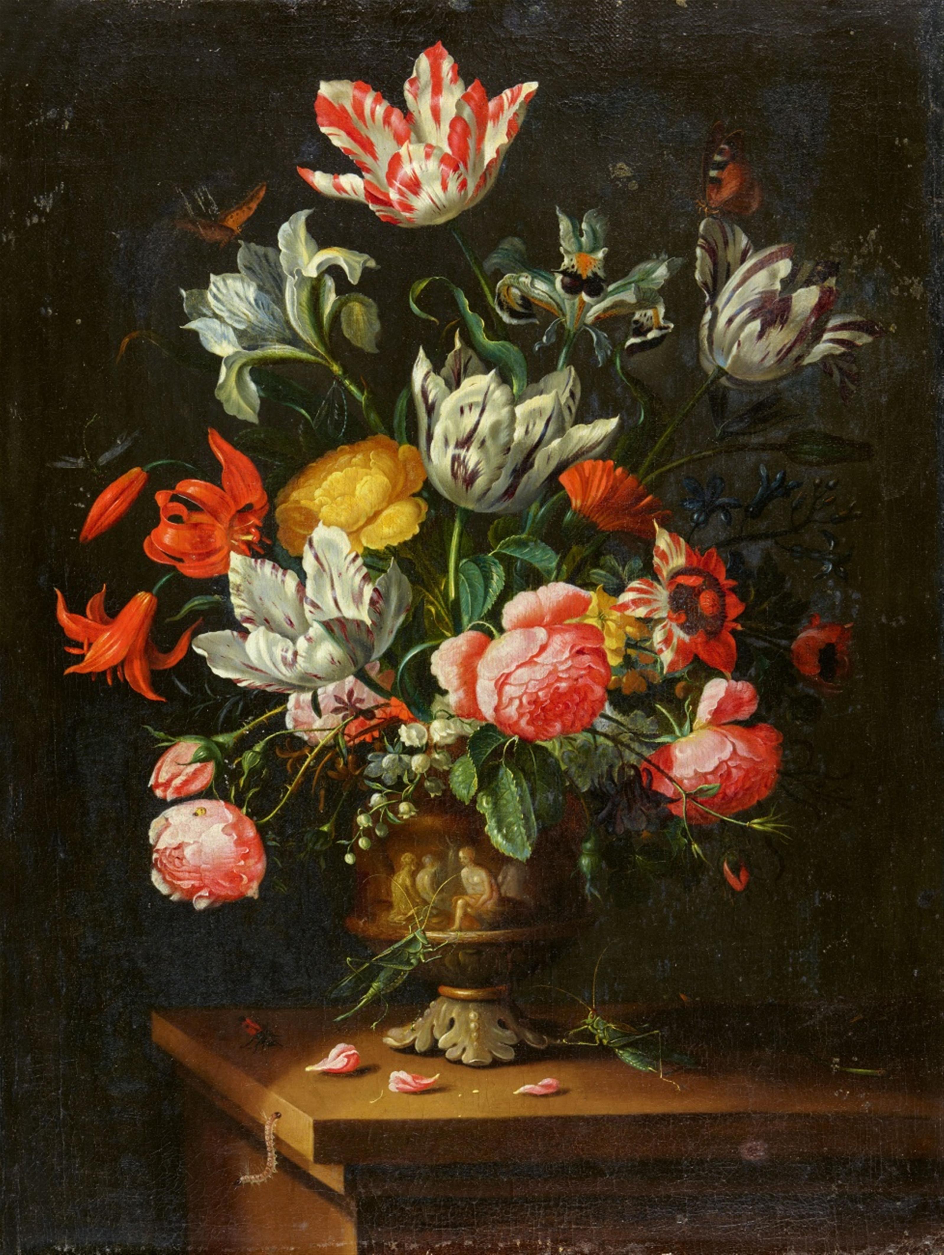 Jean-Baptiste Morel - Blumenstillleben mit Rosen, Tulpen und Lilie auf einer Tischplatte mit Raupe