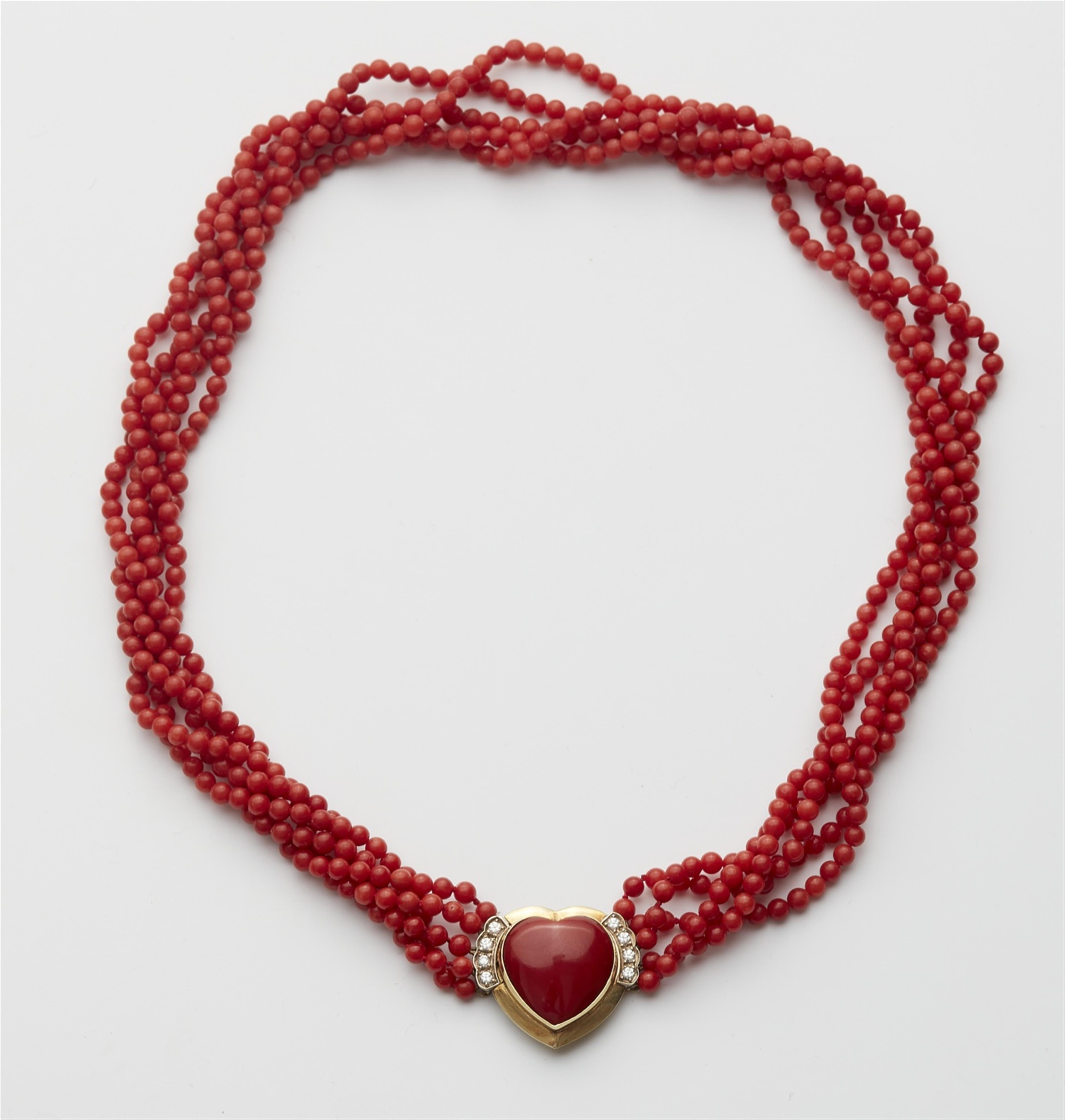 A 14k gold coral necklace - image-1
