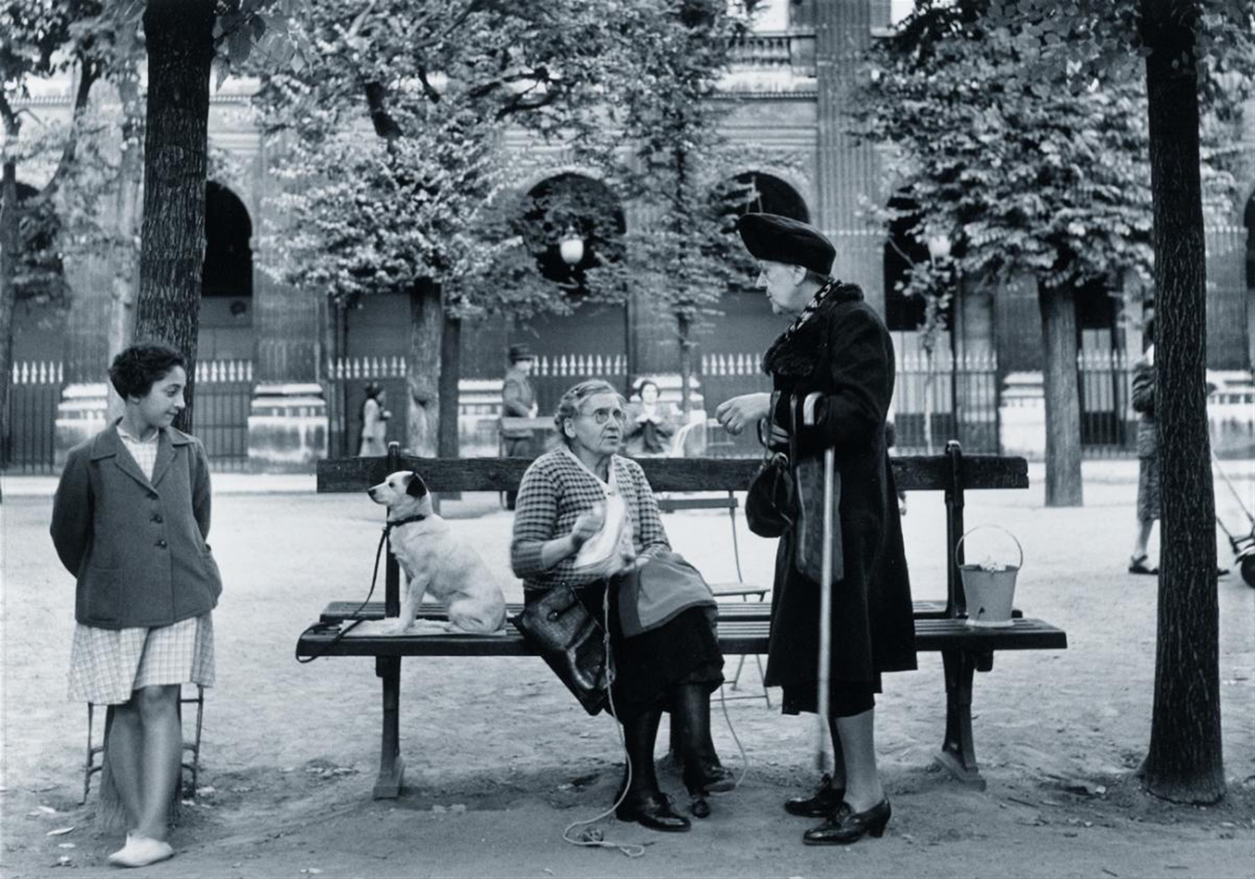 Robert Doisneau - Un Banc au Palais Royal - image-1