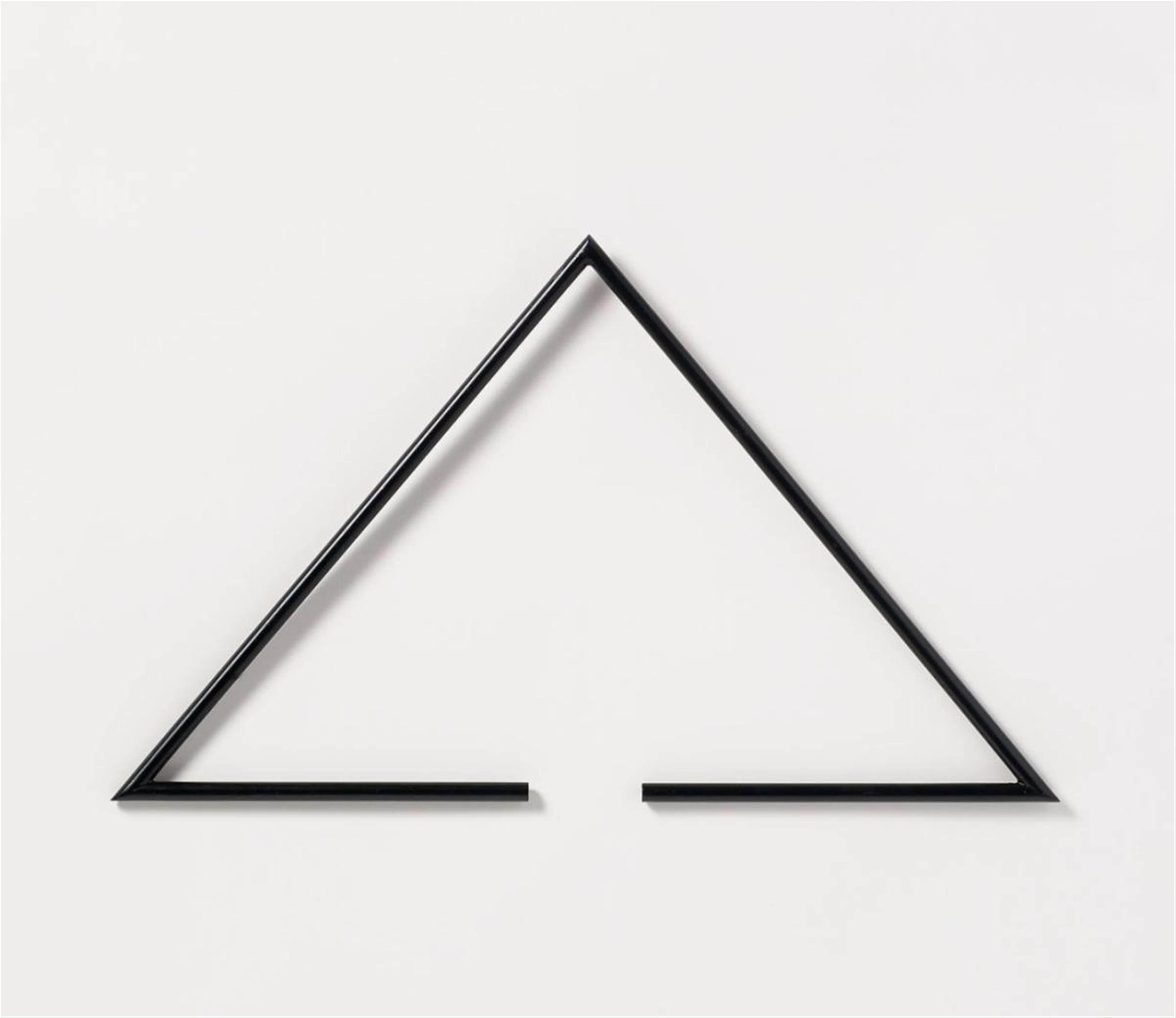 Reiner Ruthenbeck - Untitled (Triangle with interrupted Base Line) - image-1