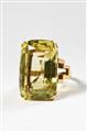 An Art Déco fine gold ring set with a large antique golden beryl - image-1