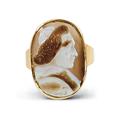 An 18k gold Italian souvenir ring with a papal portrait. - image-1