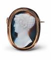 An 8/9k red gold neoclassical cameo brooch. - image-1