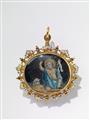 A Spanish gold, enamel and verre eglomisé religious pendant - image-2