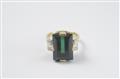 An 18k gold and green tourmaline ring - image-2
