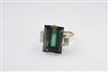 An 18k gold and green tourmaline ring - image-1