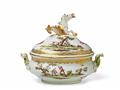 A Meissen porcelain tureen with a hippocamp finial - image-2