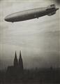 Theo Felten - Das Zeppelinluftschiff über Köln - image-1