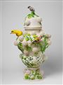 A Meissen porcelain "schneeballen" vase - image-2