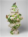 A Meissen porcelain "schneeballen" vase - image-3