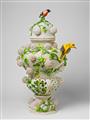 A Meissen porcelain "schneeballen" vase - image-4