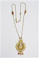 A fine gold collier with an antique pendant - image-1