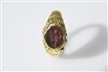 A fine gold ring with a Roman intaglio - image-1
