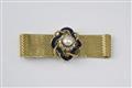 A 14k gold enamelled bracelet - image-1