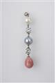 A 18k white gold pendant with a conch pearl - image-1