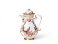 A Meissen porcelain coffee pot with early Chinoiserie decor - image-1