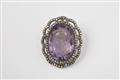An 18 k gold and amethyst cameo brooch - image-1