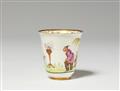 A Meissen porcelain beaker with chinoiserie decor - image-2