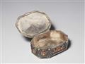 An important Arts and Crafts silver box - image-3