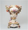 A large Meissen porcelain vase with amoretti - image-2