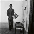 Malick Sidibé - Moi seul sur la Photo. Le Temps de se réposer. Prêt pour le Pachanga - image-2