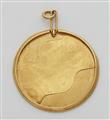 An 18k gold pendant "Kreise und Wellenlinien" - image-2