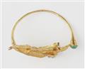 An 18k gold bracelet with an emerald cabochon - image-2