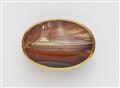 An agate box and brooch - image-1