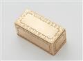 An 18k rose gold Louis XV snuff box - image-2