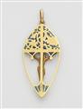An 18k gold Art Nouveau crucifix pendant - image-2